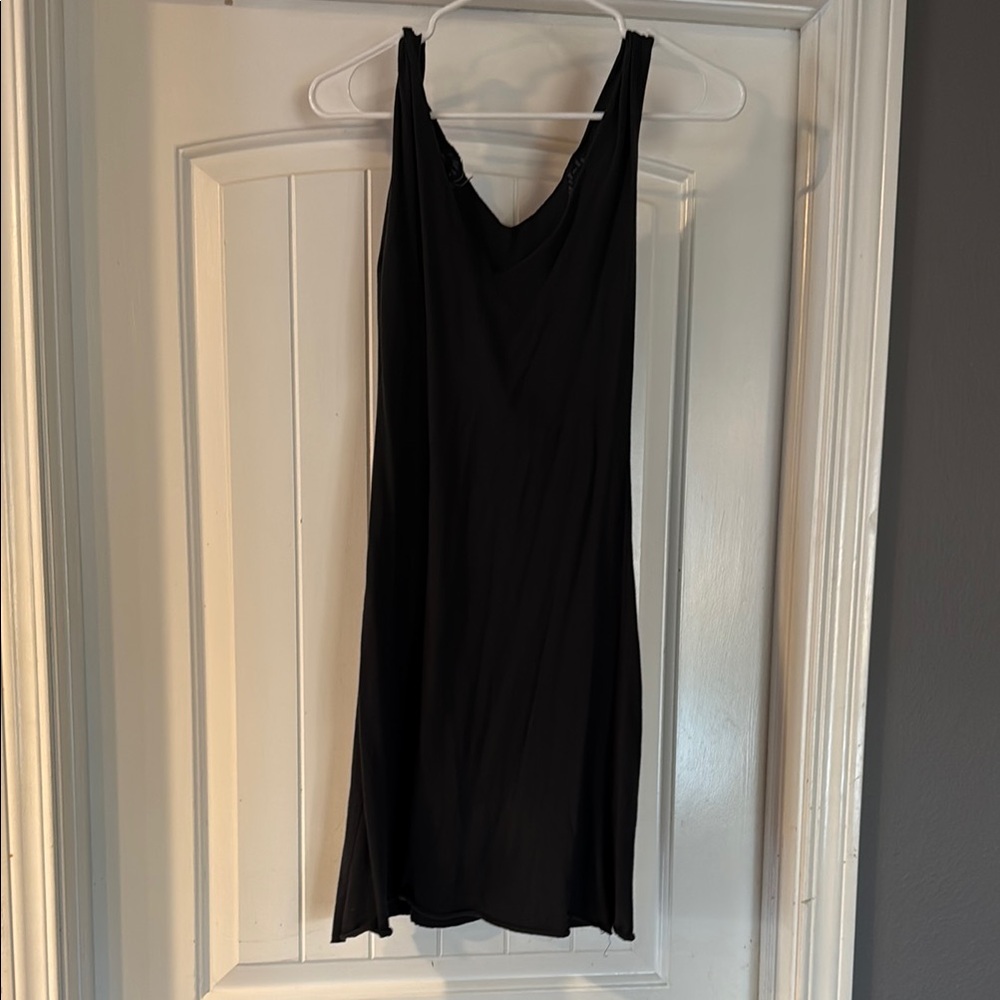 Synergy Organic Black Red V-Neck Cocktail Dress - Picture 2 of 3